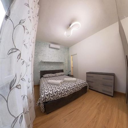 N&Ghomesweethome Raffaelloelegante Appartamento Ideale Casa Vacanze Affari Milano Ngoại thất bức ảnh