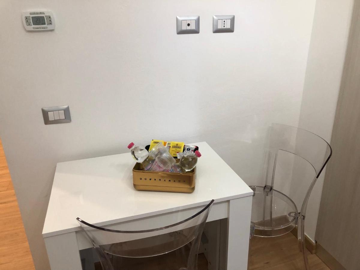 N&Ghomesweethome Raffaelloelegante Appartamento Ideale Casa Vacanze Affari Milano Ngoại thất bức ảnh